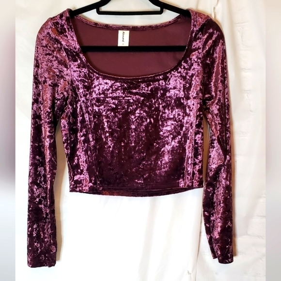 PURPLE Velour Scoop Neck Crop Top in Size Medium by Abound - Picture 1 of 3
